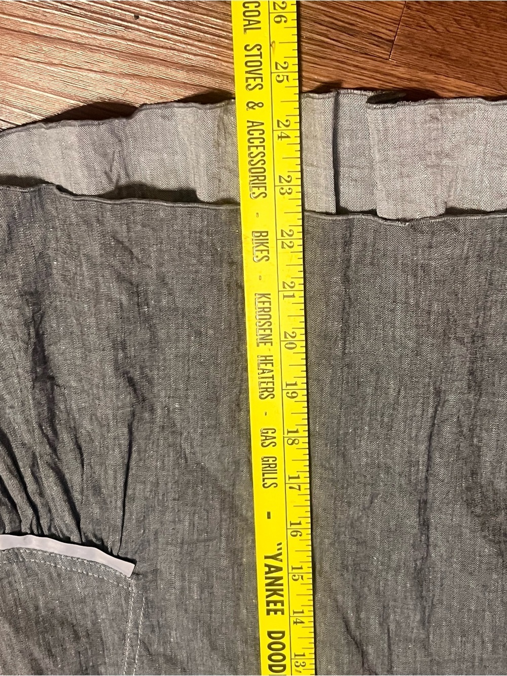Vintage-Inspired High-Waist Midi Skirt in Gray with Contrast Trim - Picture 7 of 9